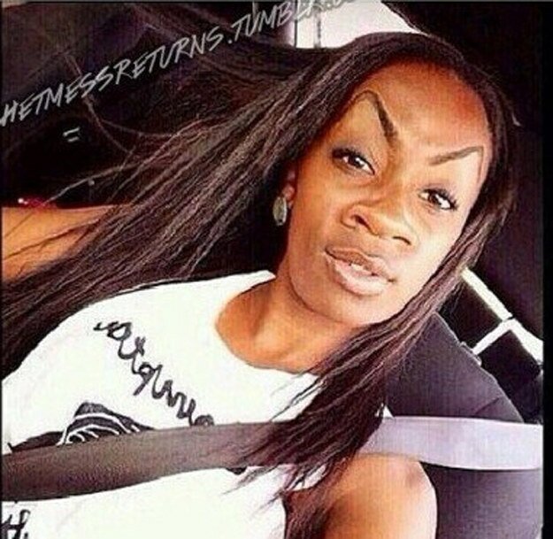 sourcils triangle