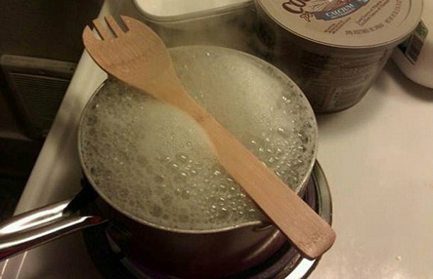 Pâtes et eau qui débordent