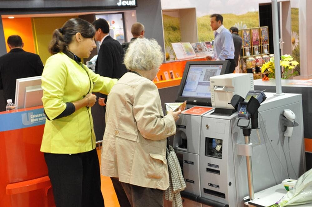 mamie au supermarchÃ©