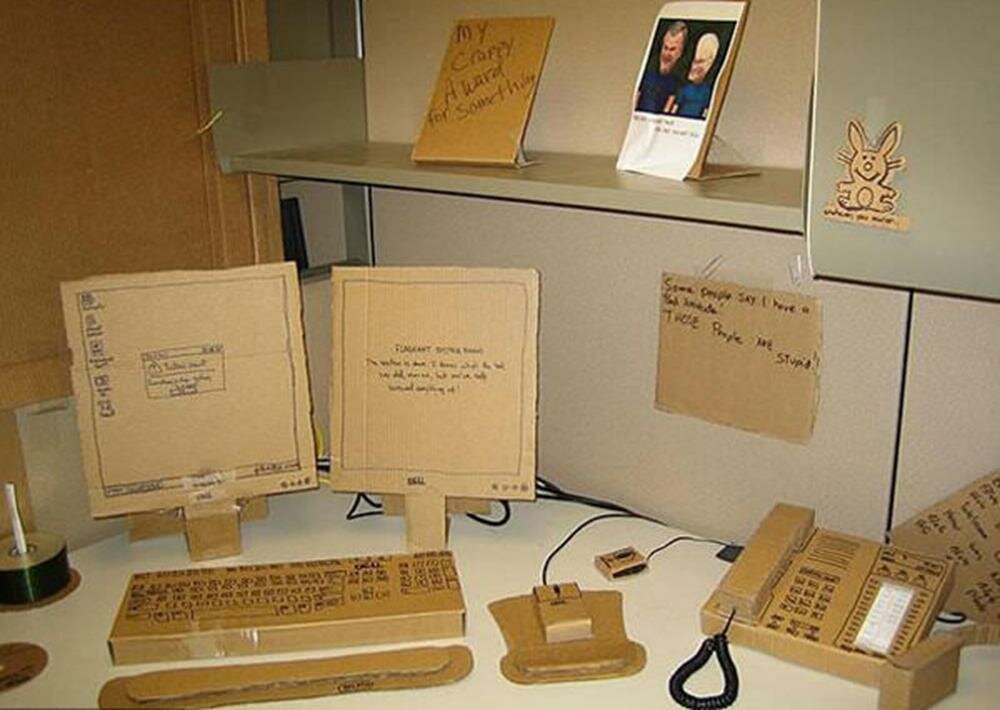 bureau carton farce 1 er avril