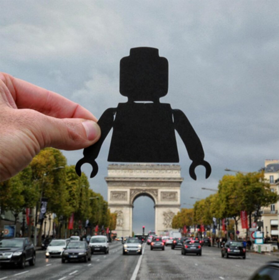 un lÃ©go Ã  l'Arc de Triomphe