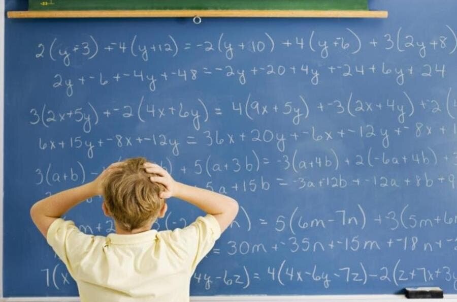 enfant tableau equation maths complique