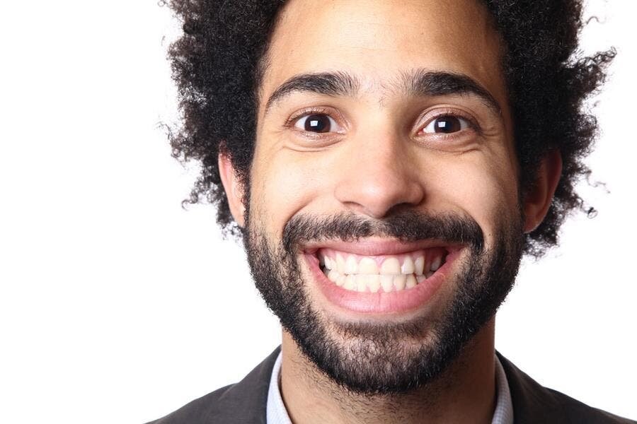 homme sourire force 