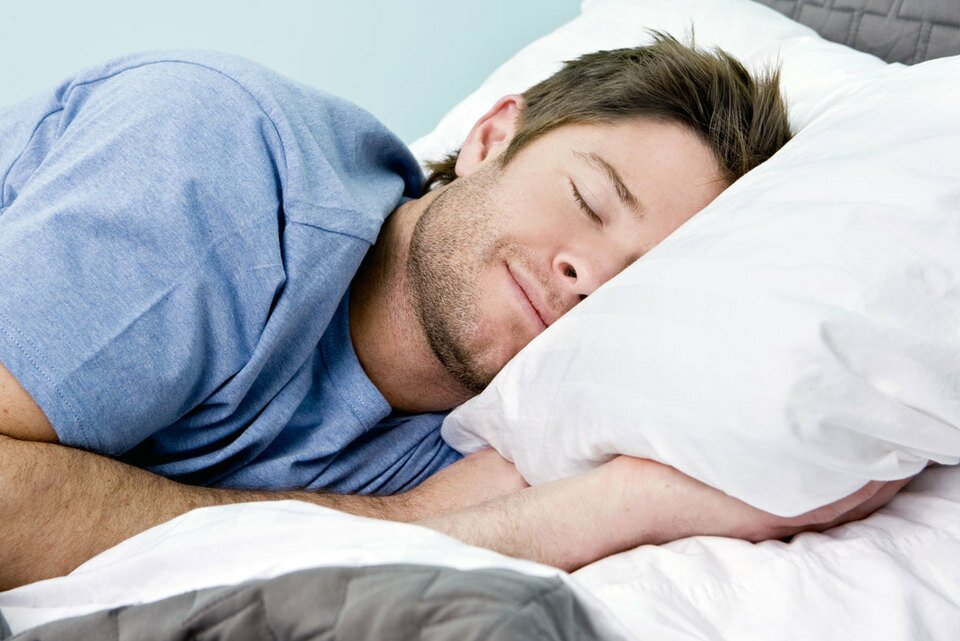Homme qui dort homme, dormir, lit