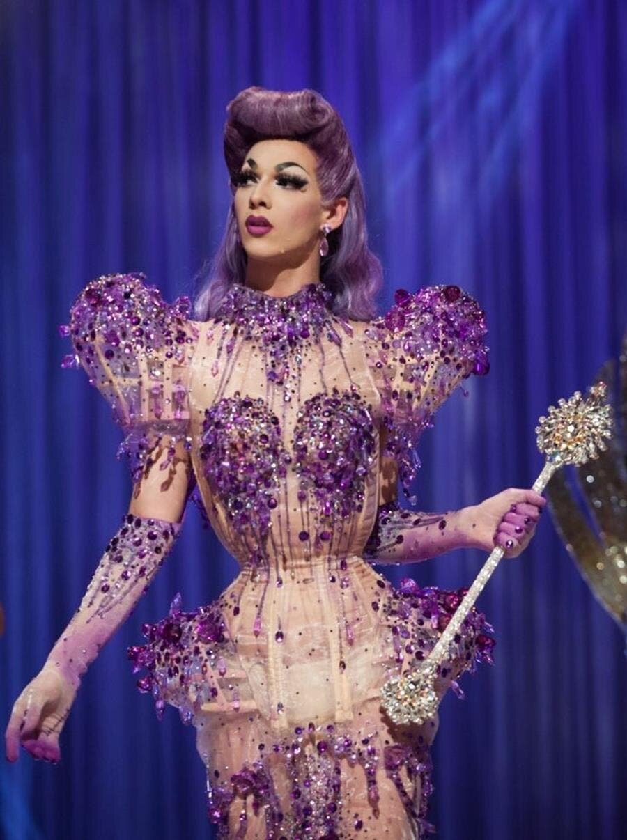 violet chachki, drag queen, robe