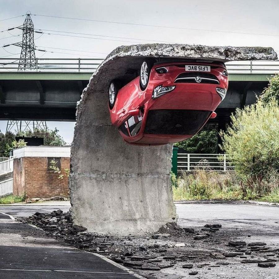 route, voiture, retournée, alex chinnek