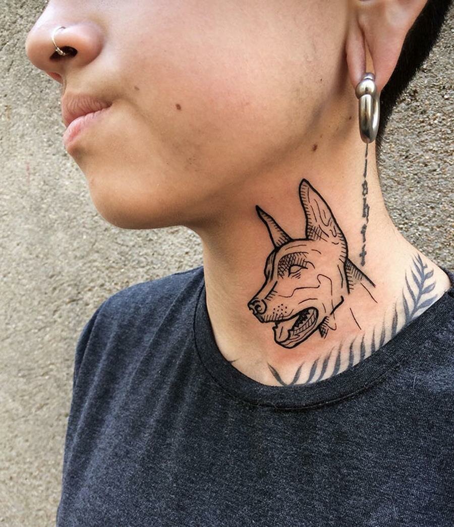 chien, tatouage, cou