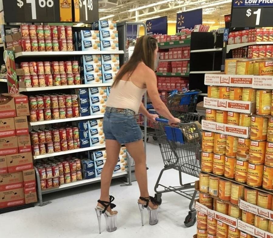 femme, talons, supermarché