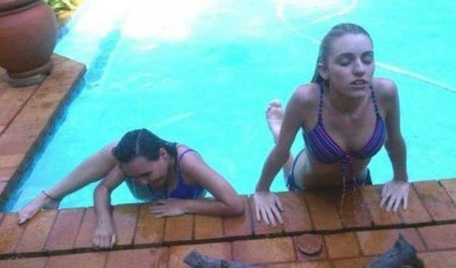 filles, piscine