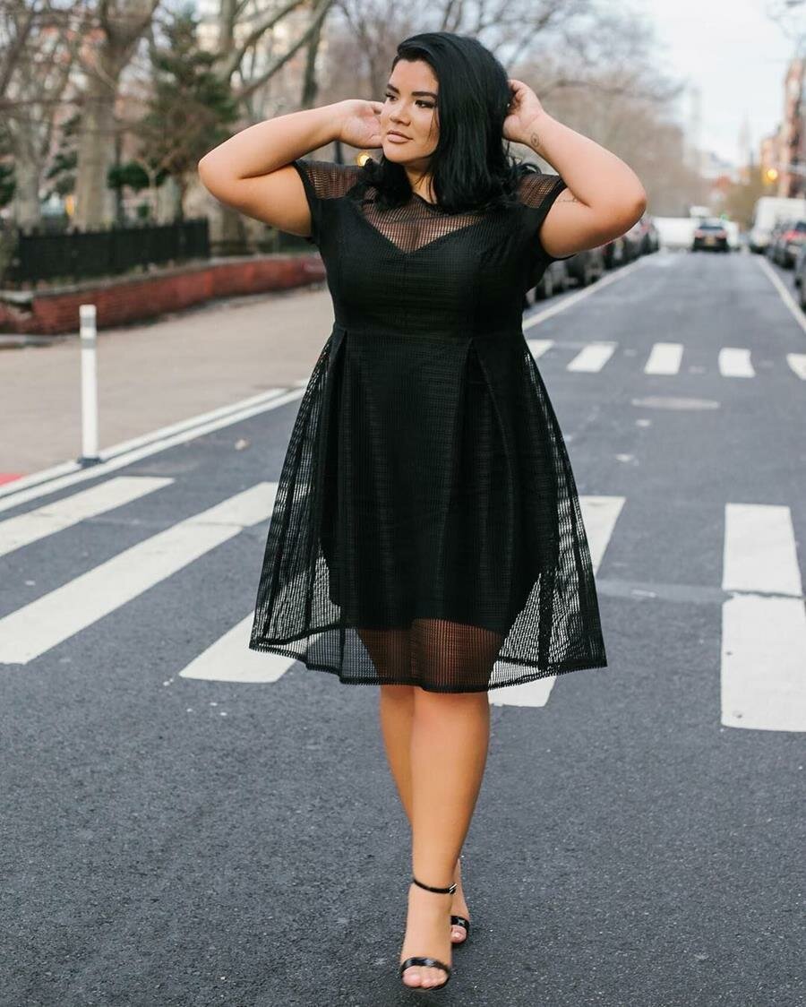 femme, robe noire