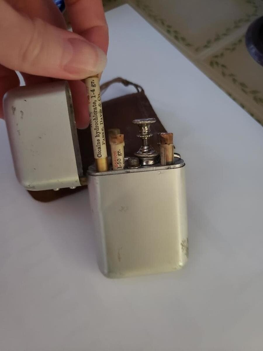 kit d'infirmière, boite, seringue, cocaïne