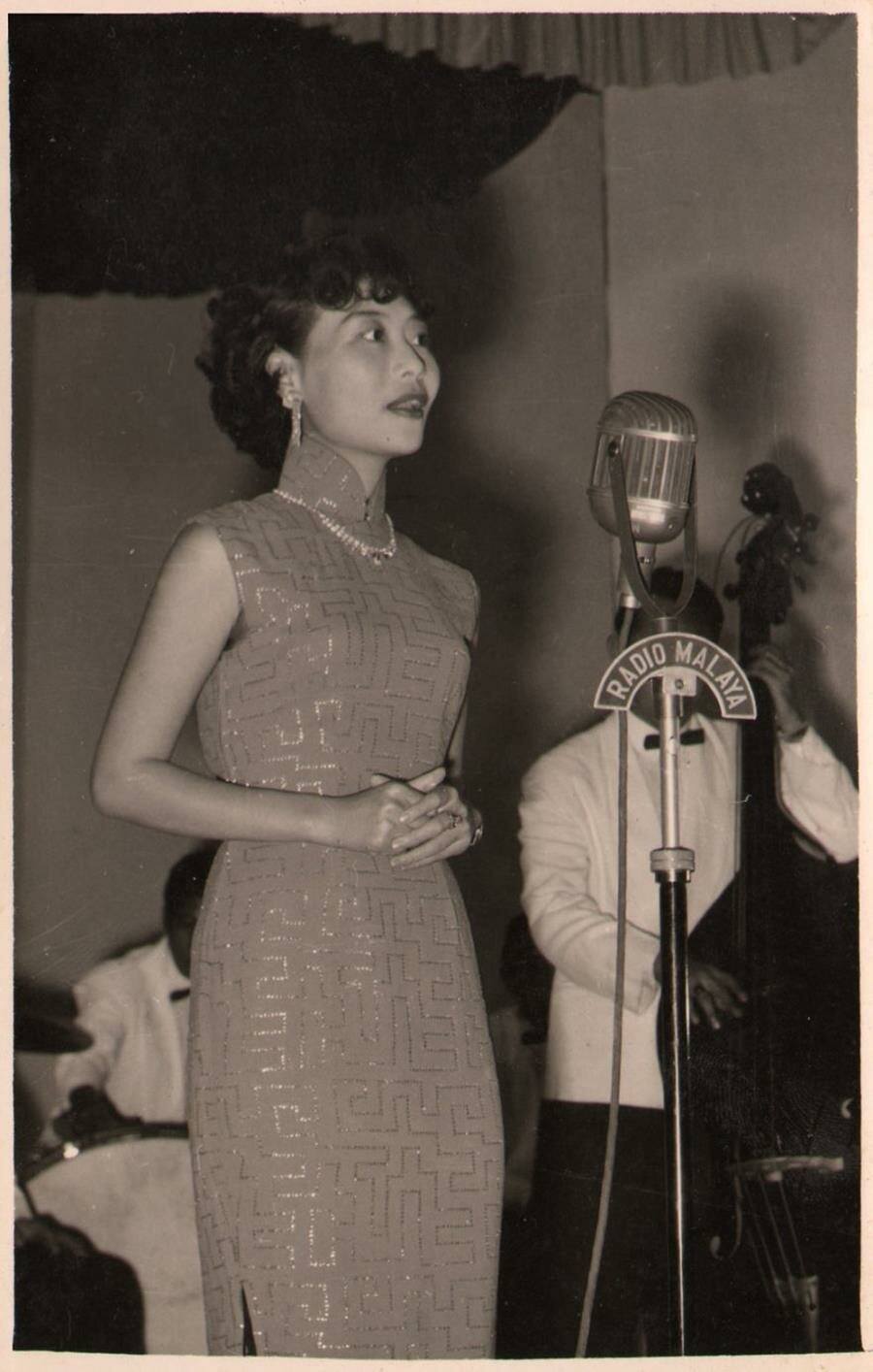 chanteuse, robe, micro