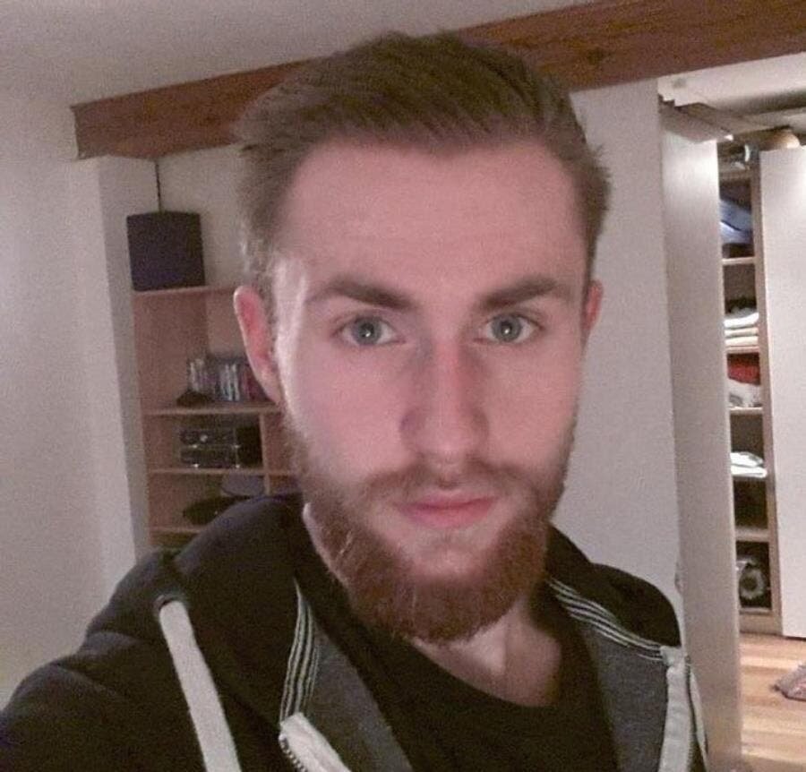 ado, seize ans, homme, barbe