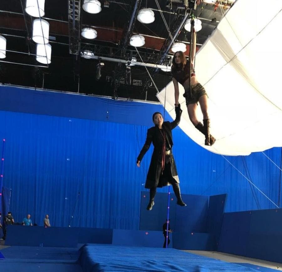 fond, bleu, tournage, jumanji, suspendues, actrices