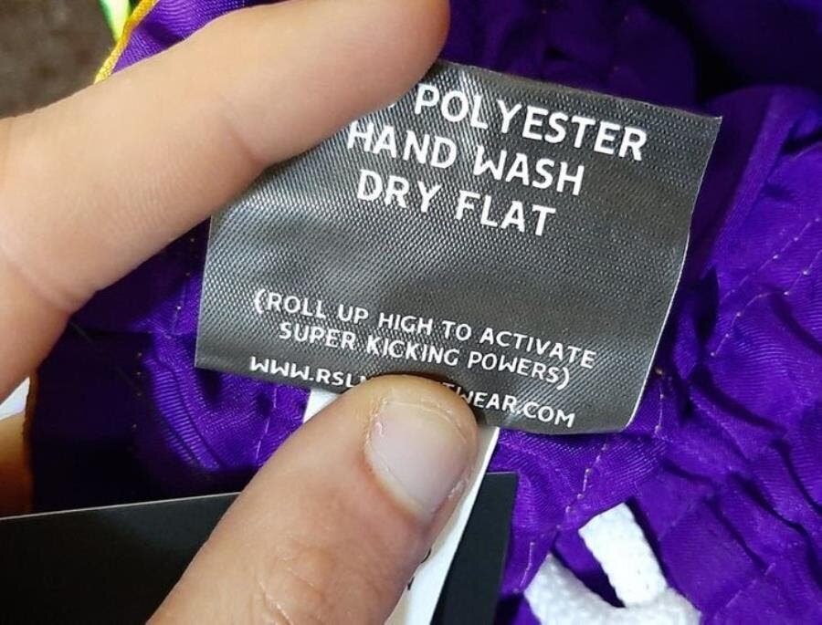 pantalon, pouvoir, message caché, insolite