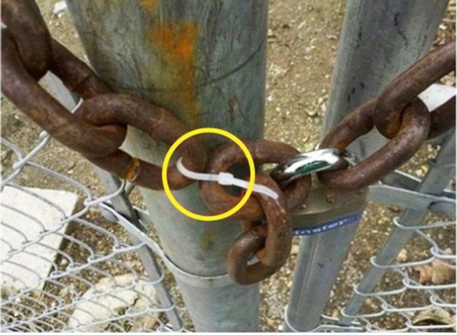 chaine, cadenas, relieur, insolite, solution, problème