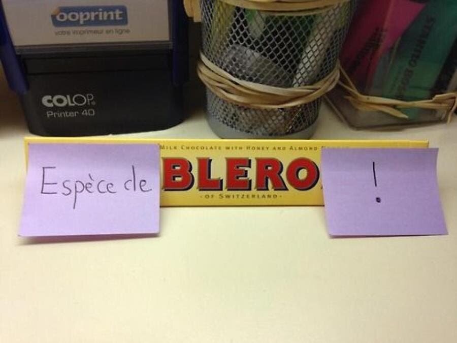 jeu de mot, post it, écriture, marque, humour