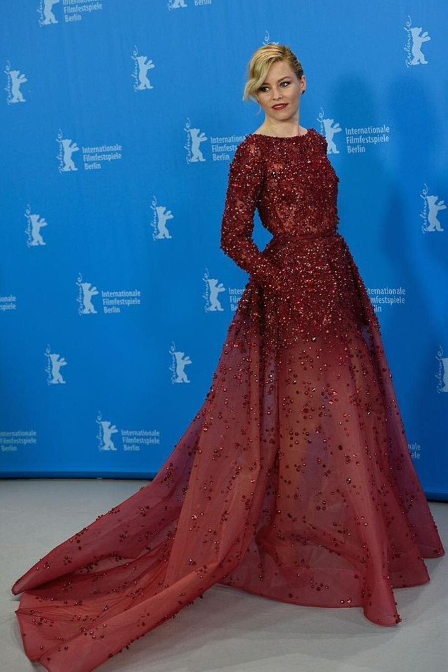 elizabeth banks robe