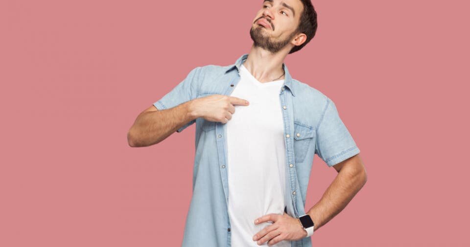 homme prétentieux