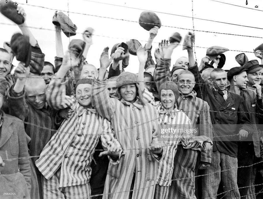 prisonniers sourire barbelés