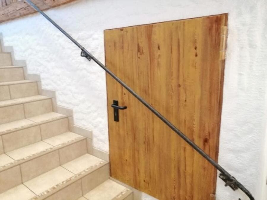 porte barre escalier