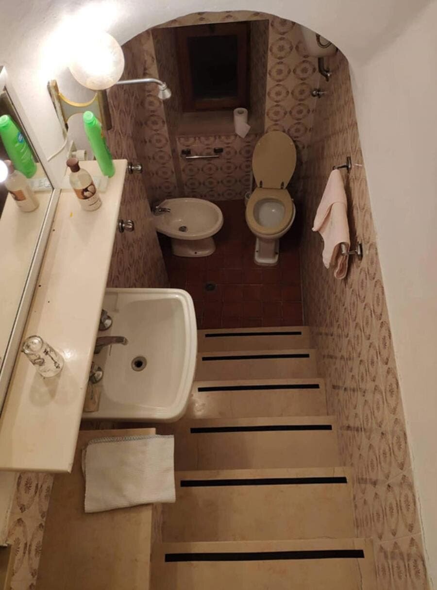 escaliers toilettes marches