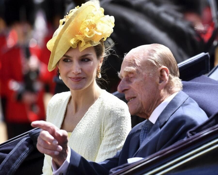 chapeau jaune 