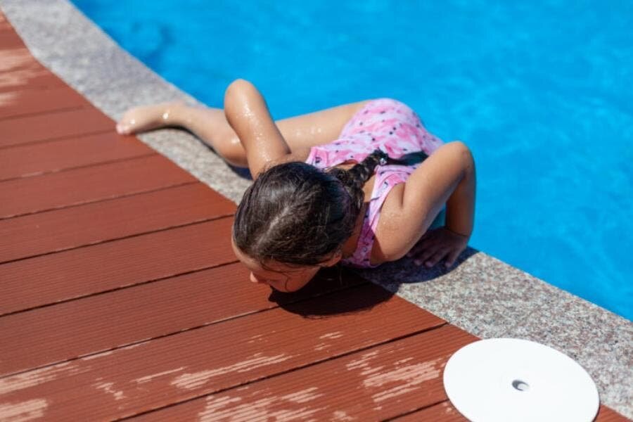sortir piscine se relever