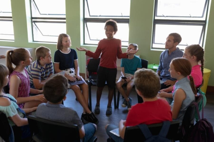 école classe se présenter