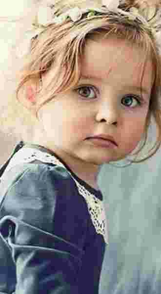 bébé fille jolie