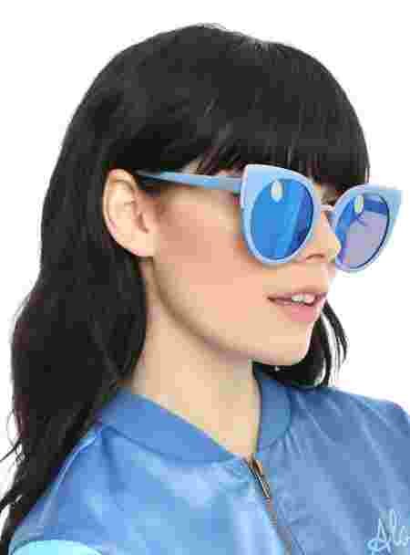 Hot Topic Lilo et Stitch Disney inspiration collection vêtements accessoires lunettes soleil Stitch