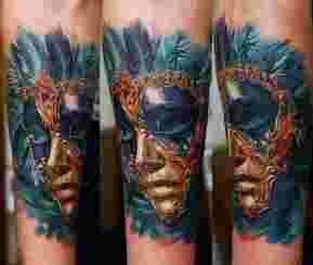 Tatouage réaliste masque