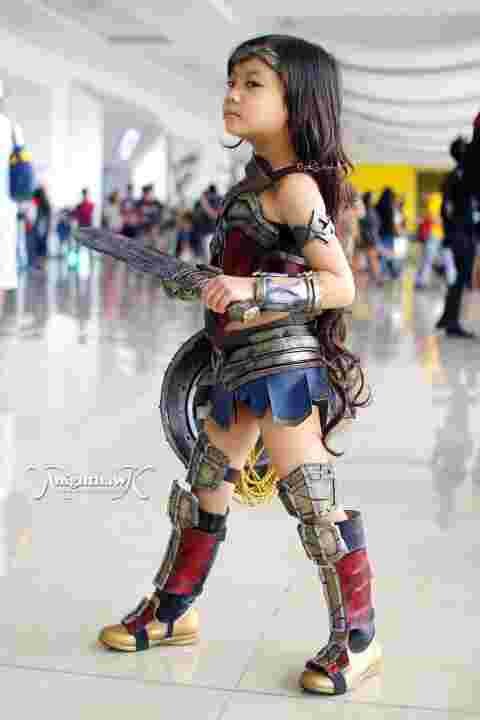 Petite fille wonderwoman