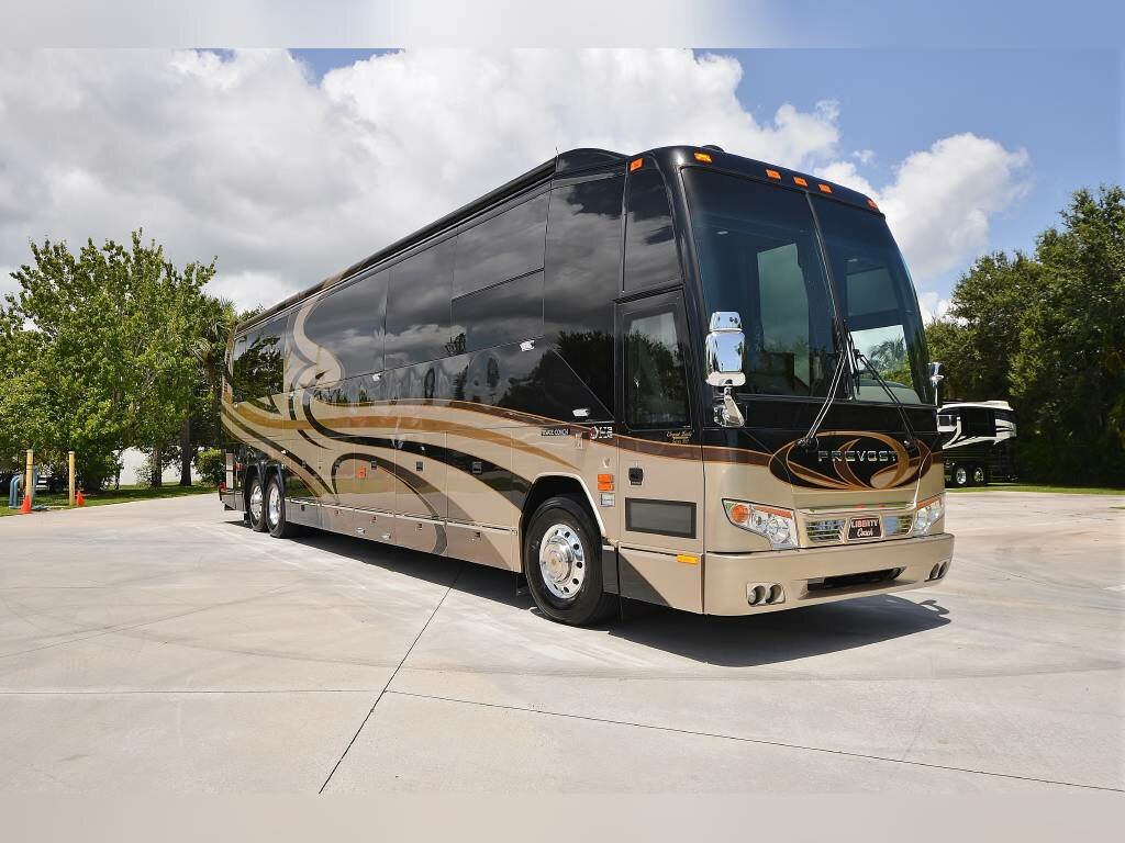 Liberty Coach Elegant Lady