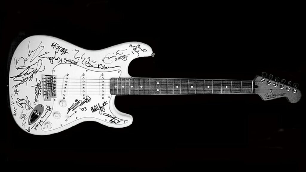 Reach Out To Asia De La Marque Fender Stratocaster