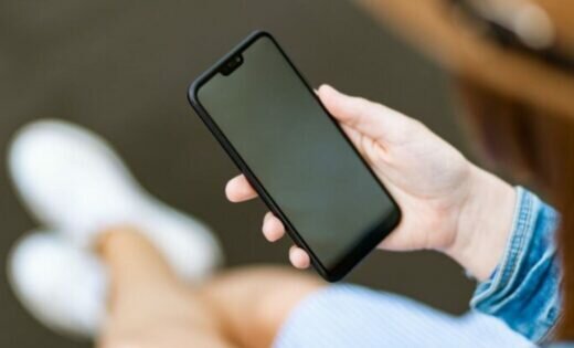 La Vie De Cette Jeune Fille Va Basculer à Cause D’un Canular Téléphonique