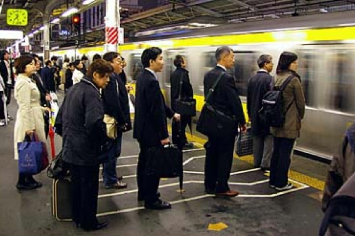 Les Japonais Respectent énormément La File D’attente