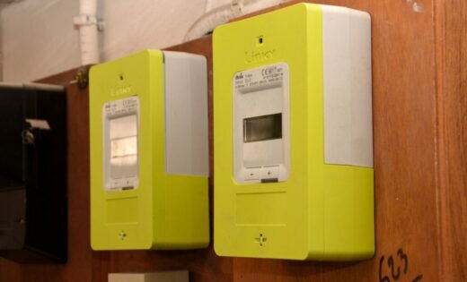 Cette Rumeur Folle Qui Entoure Le Compteur Linky, Et Qui A Conduit Ses Utilisateurs à Le Recouvrir De Ruban Adhésif